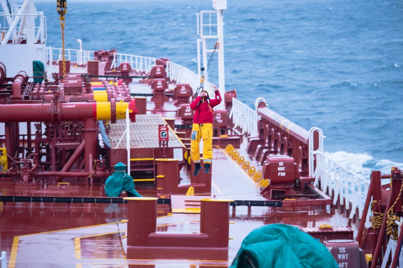 Ancaman Eskalasi di Laut Merah: Hak Tolak Berlayar dan Perlindungan Hukum Awak Kapal Diperketat Ancaman Eskalasi di Laut Merah: Hak Tolak Berlayar dan Perlindungan Hukum Awak Kapal Diperketat